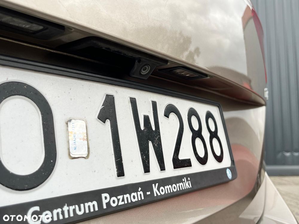 Volkswagen Touran - 19