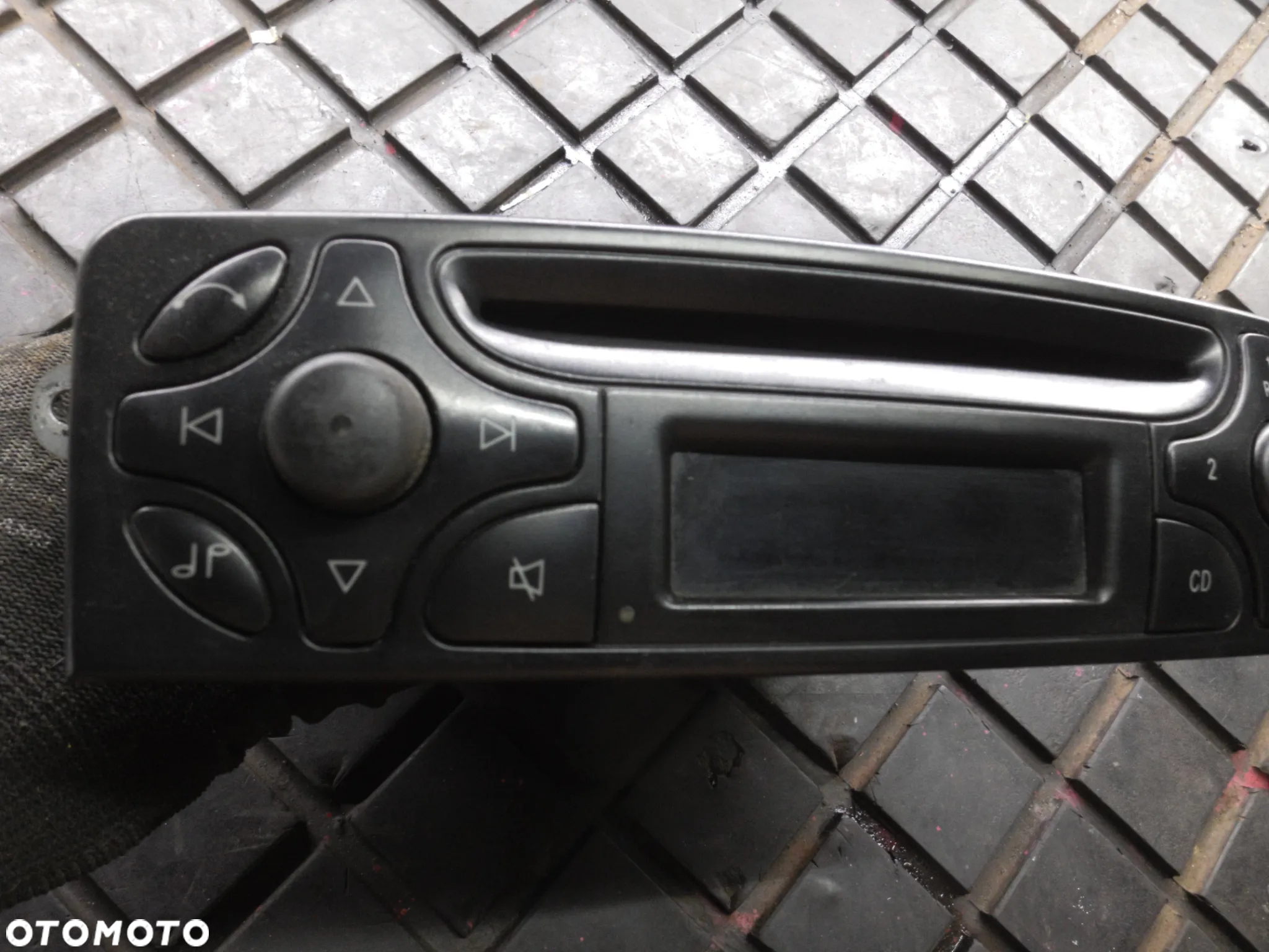 RADIO CD RADIOODTWARZACZ MERCEDES W203 A2038201786 POSIADAM 2 SZT - 2