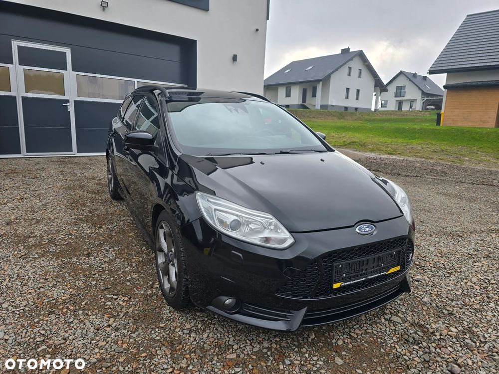 Ford Focus Turnier 2.0 EcoBoost ST mit Leder-Sport-Paket - 20