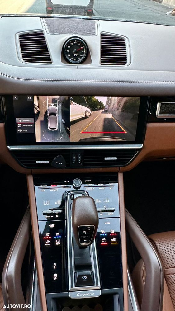 Porsche Cayenne - 10