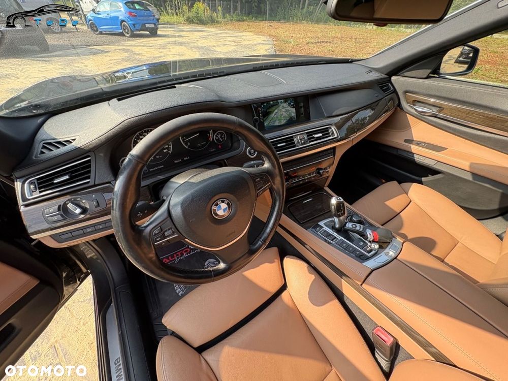 BMW Seria 7 750i L xDrive - 20