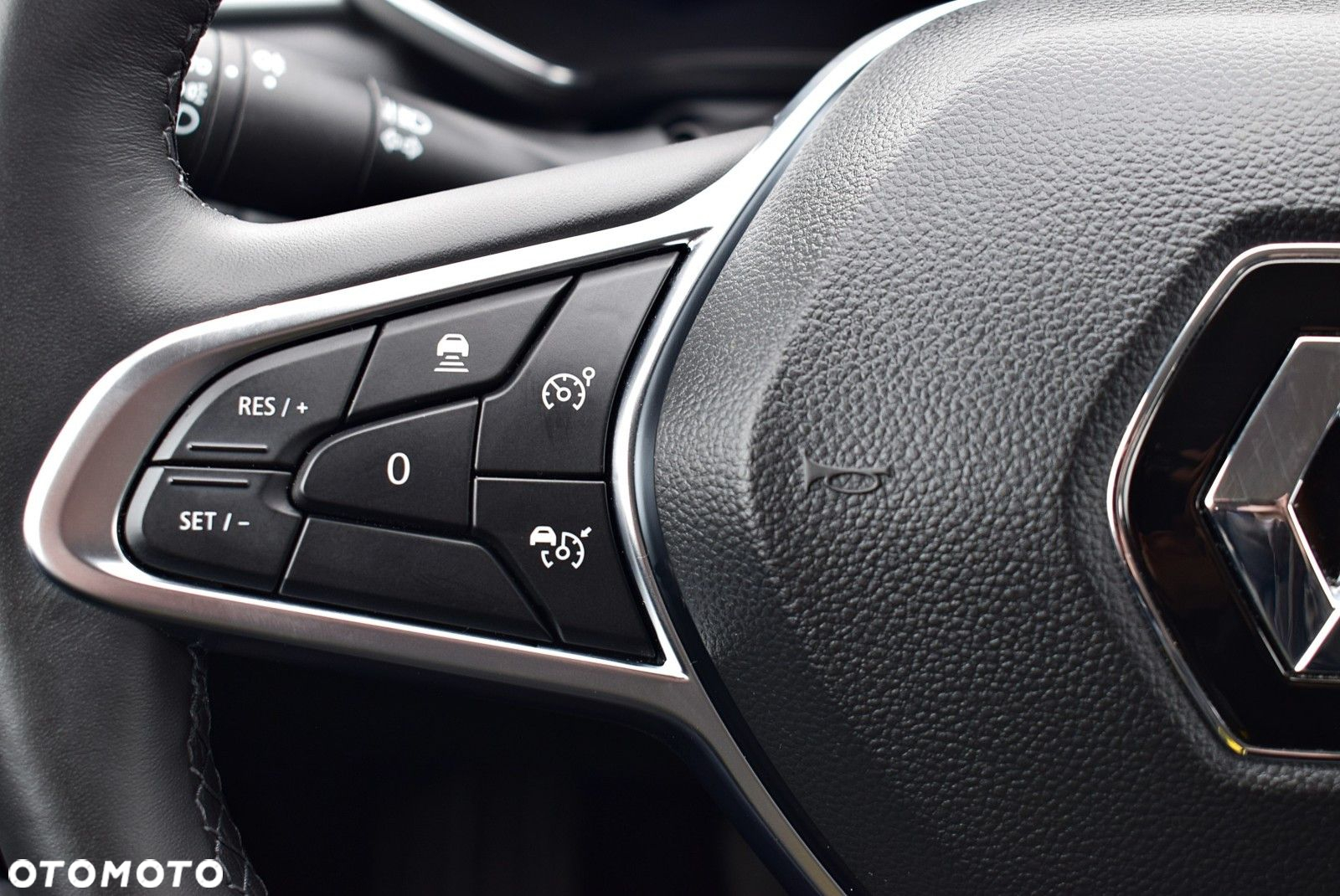 Renault Captur - 23