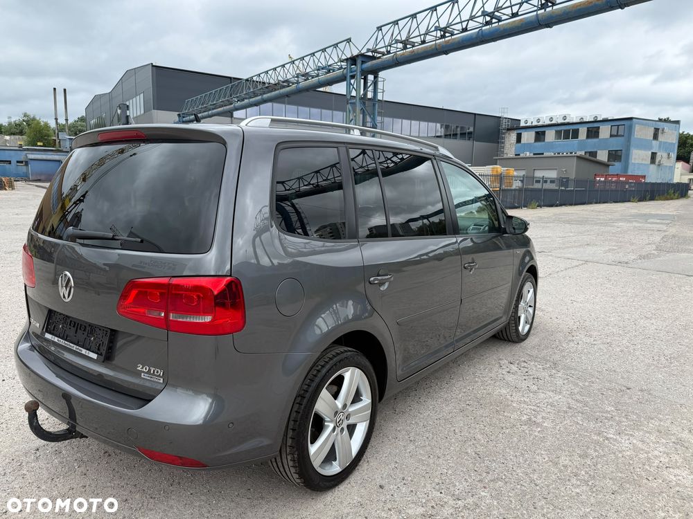 Volkswagen Touran 2.0 TDI DPF STYLE - 16