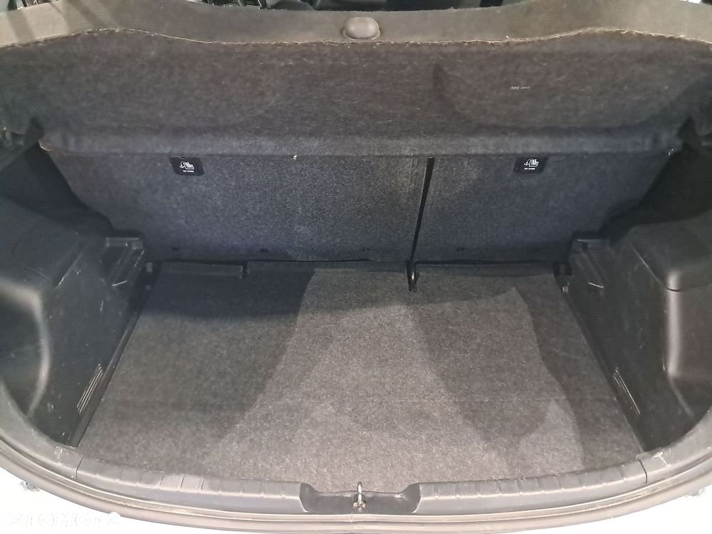 Toyota Yaris - 11