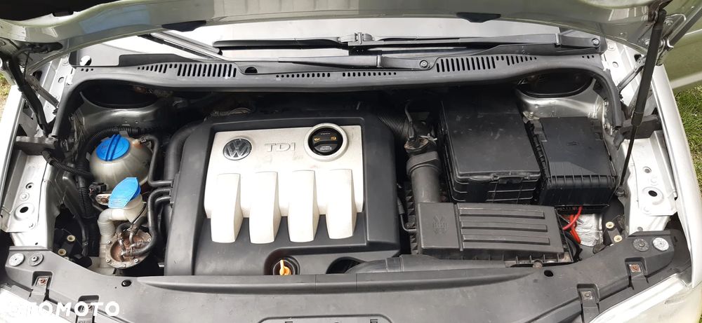 Volkswagen Touran 1.9 TDI Conceptline - 4