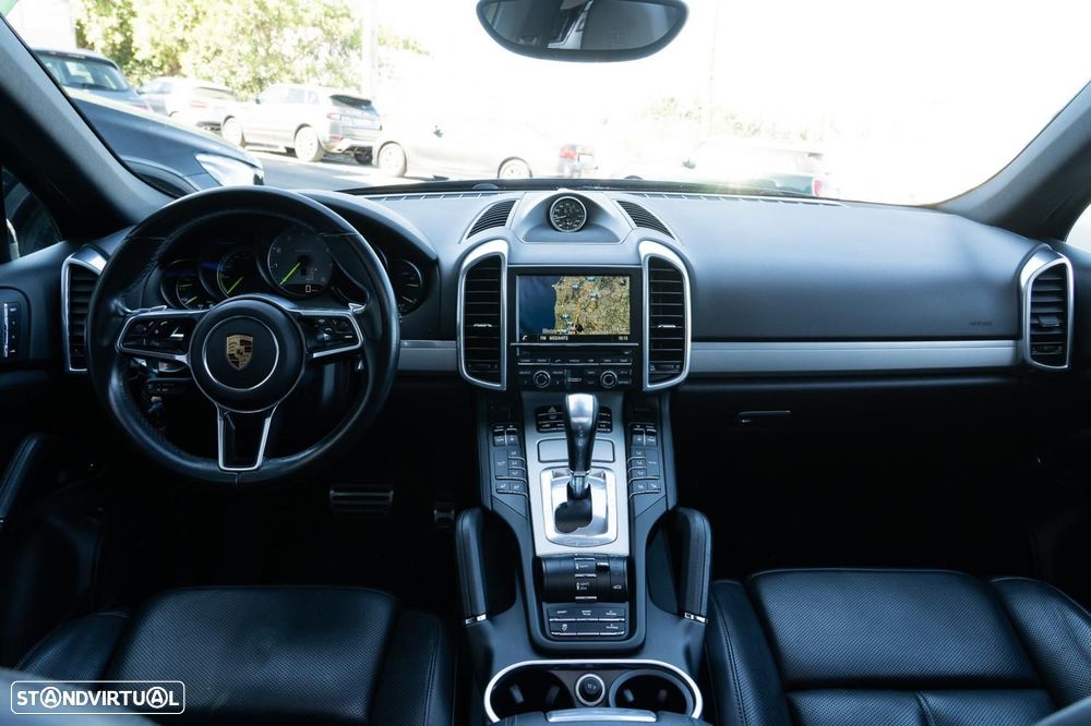 Porsche Cayenne S E-Hybrid - 3
