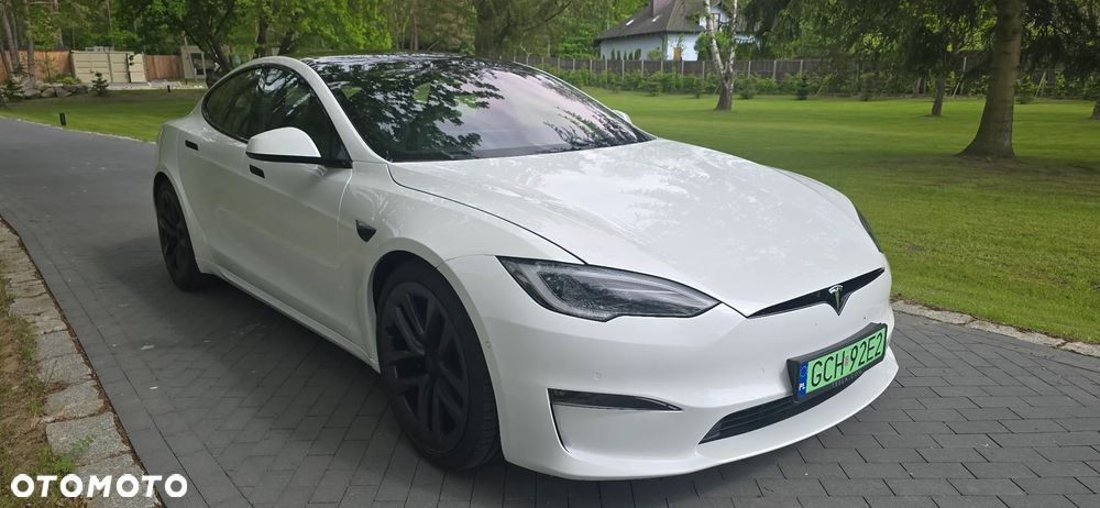 Tesla Model S - 3