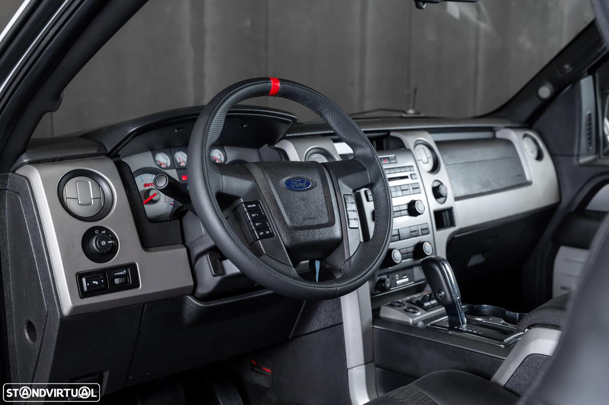 Ford F-150 Raptor SVT - 12
