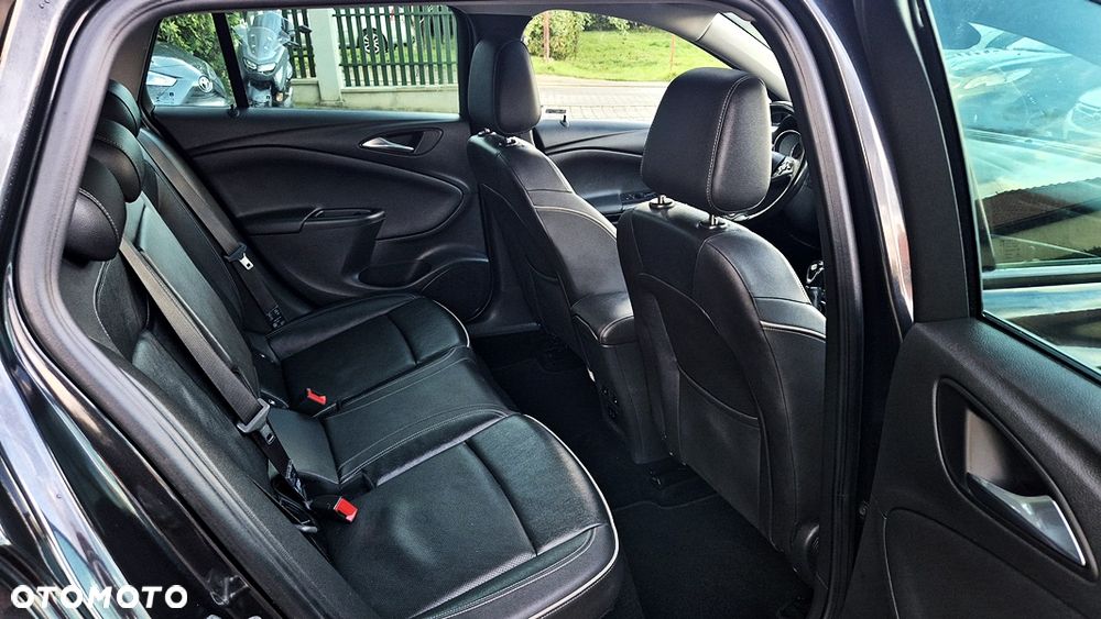 Opel Astra 1.6 T Enjoy S&S - 33