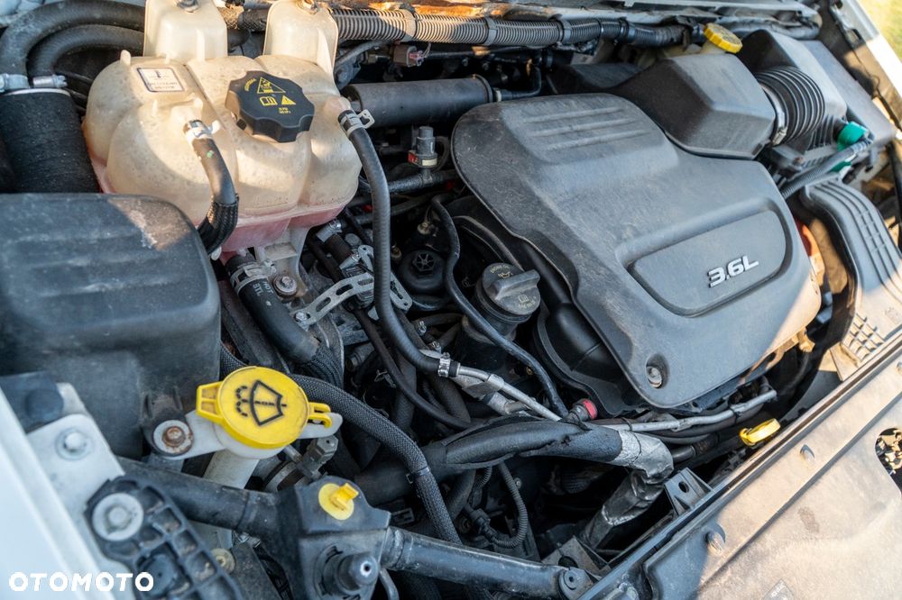 Chrysler Pacifica - 18