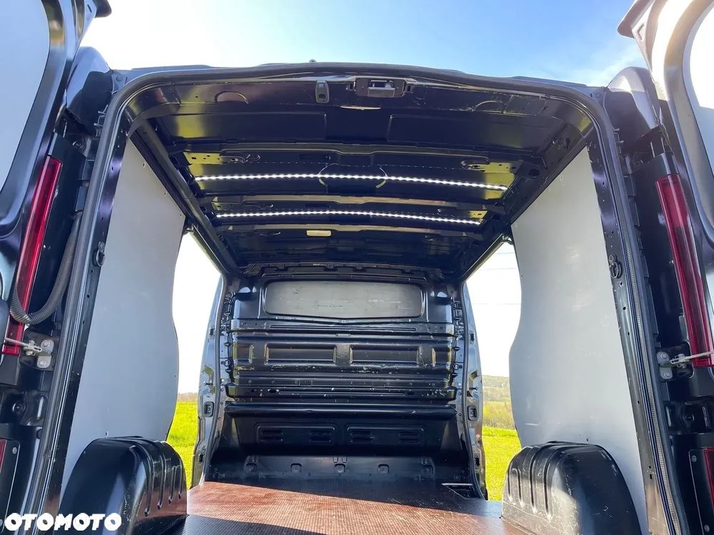 Renault Trafic - 16