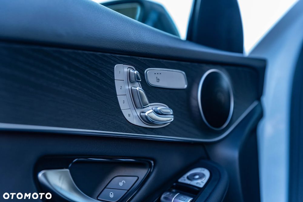 Mercedes-Benz GLC 300 4Matic 9G-TRONIC AMG Line Plus - 20