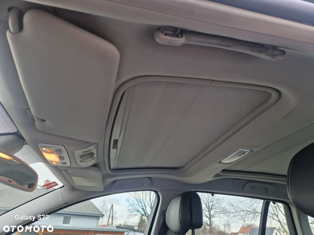 Renault Laguna dCi 150 FAP Initiale - 17