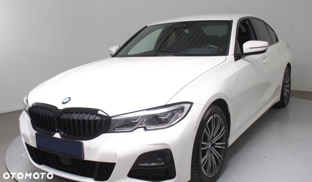 BMW Seria 3 320d xDrive Edition M Sport Shadow - 2
