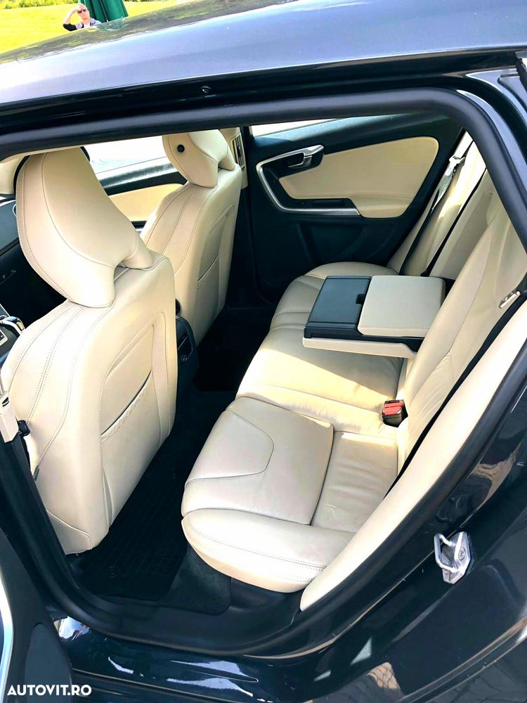 Volvo V60 D4 Summum - 7