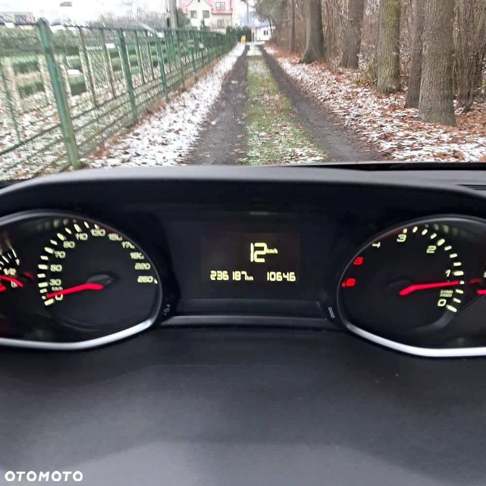 Peugeot 308 BlueHDi FAP 120 Stop&Start Allure - 23