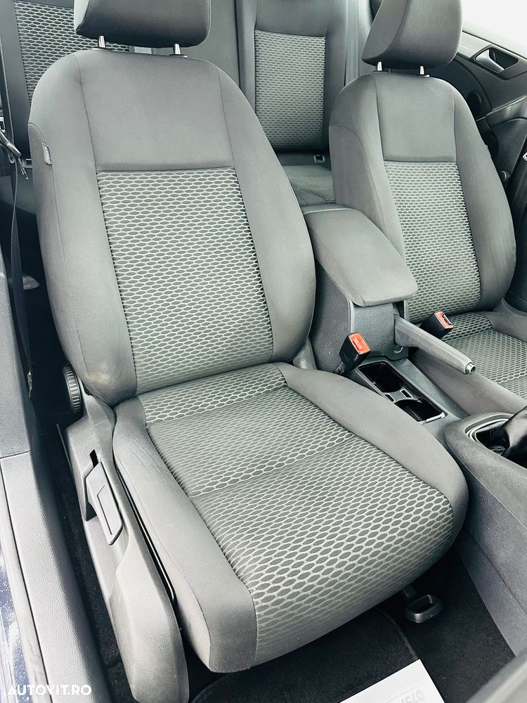 Volkswagen Golf 1.6 TDI DPF BlueMotion - 22