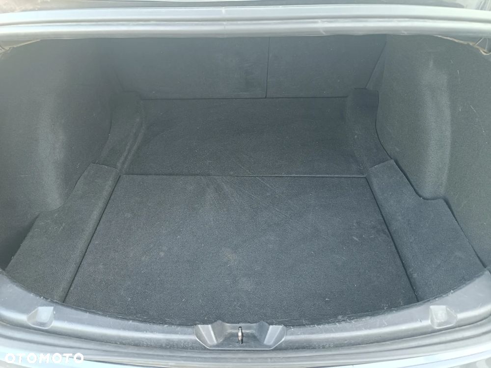 Tesla Model 3 - 25