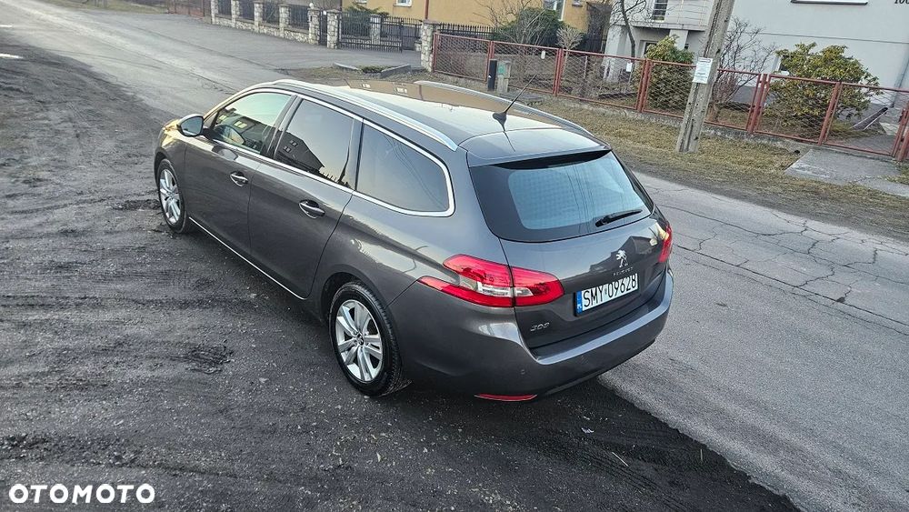 Peugeot 308 PureTech 130 EAT8 Allure - 4