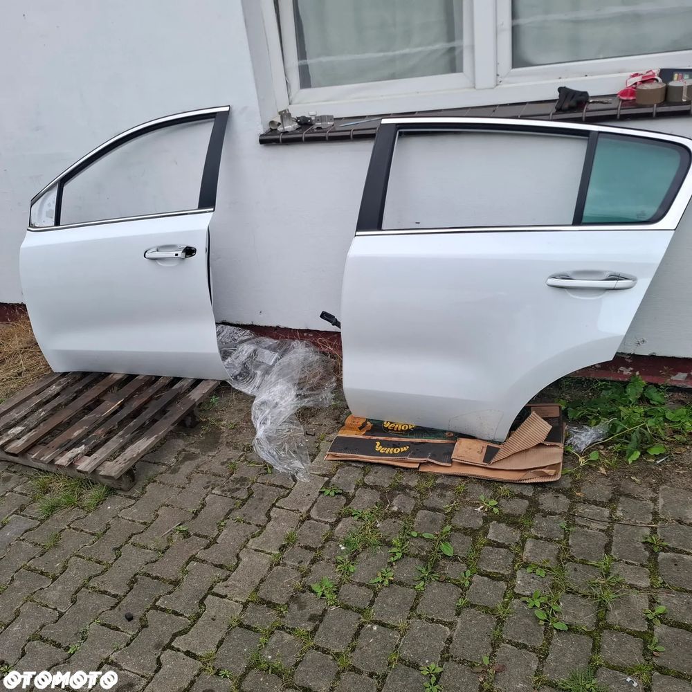 DRZWI LEWY TYŁ LEWY PRZÓD LEWA STRONA LEWE TYLNE KIA SPORTAGE IV 4 15-21r LAKIER HW BIAŁA PERŁA - 1