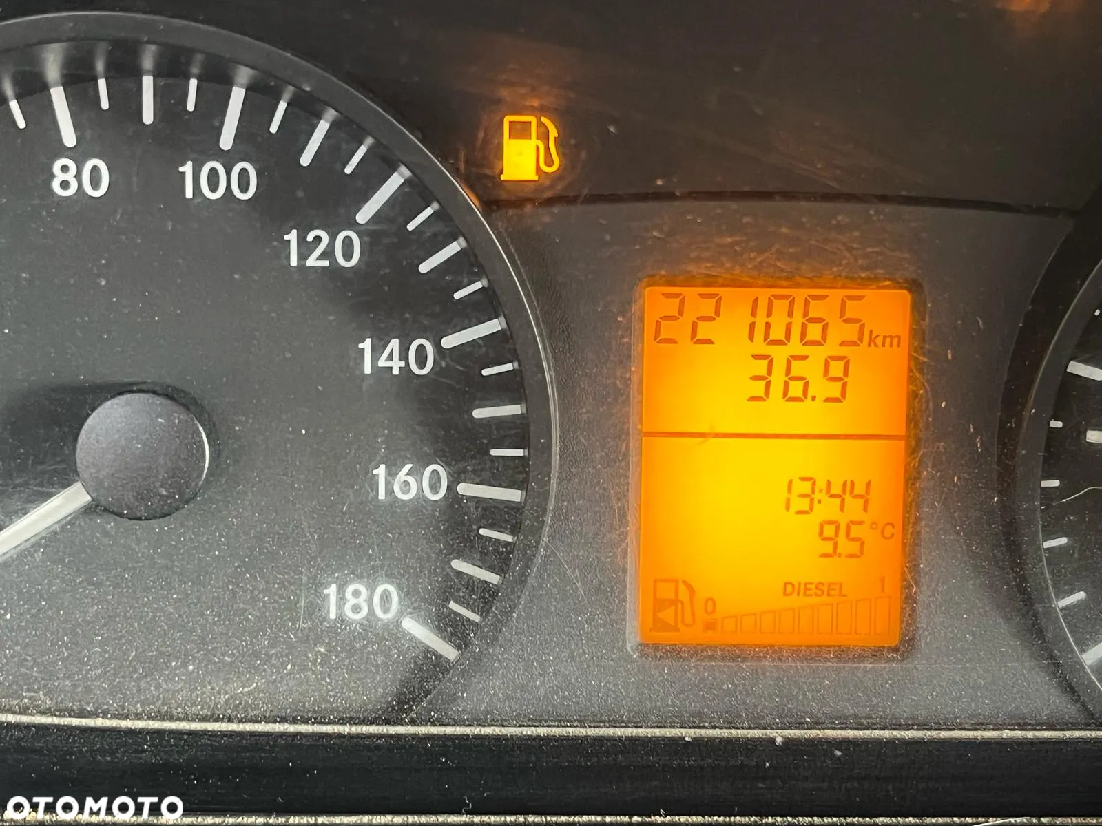 Mercedes-Benz Sprinter - 22