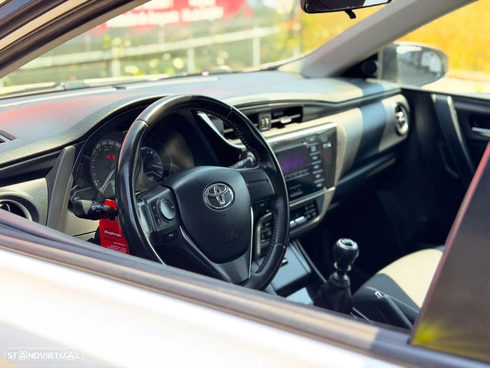 Toyota Auris 1.4 D-4D ACtive - 3