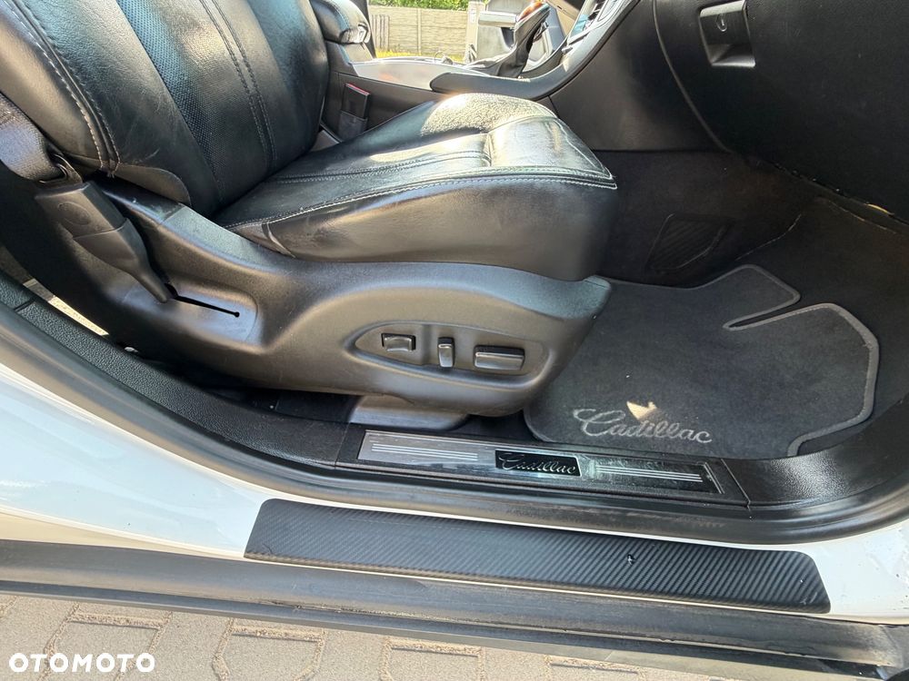 Cadillac SRX - 7