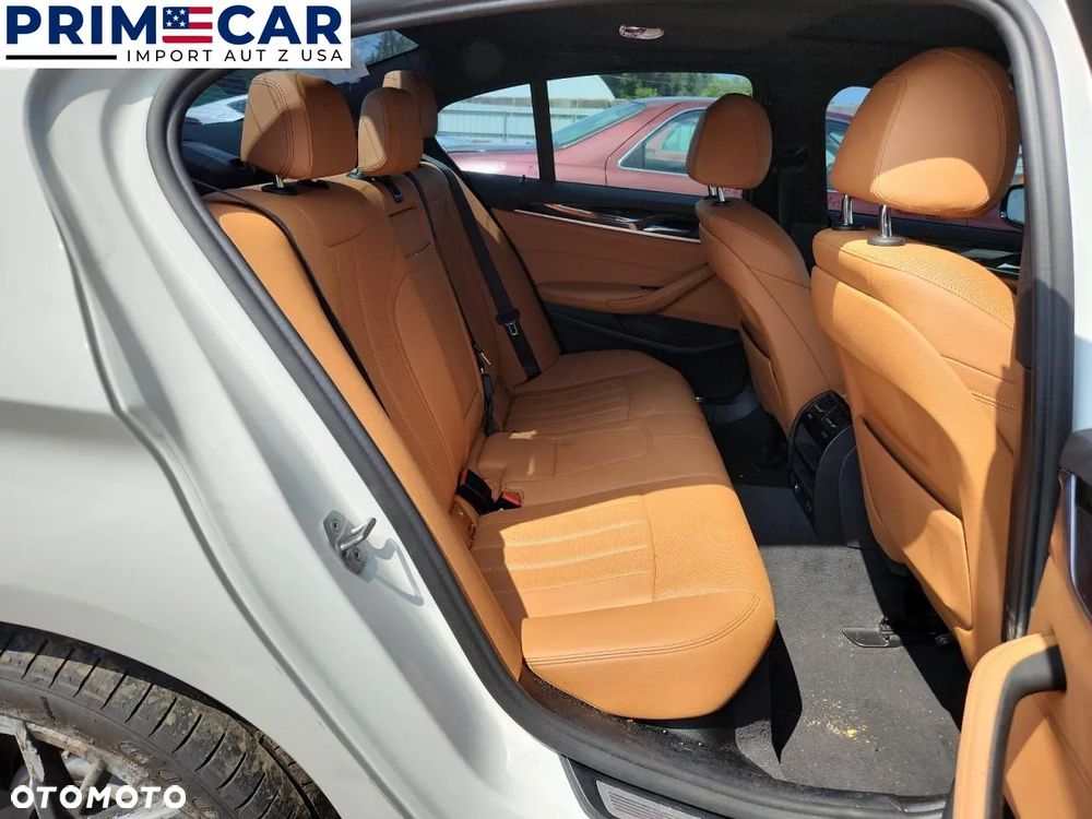 BMW Seria 5 540i xDrive - 10