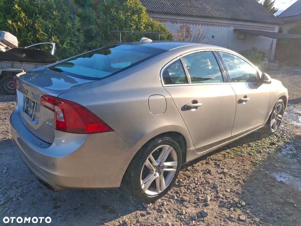 Volvo S60 T5 Geartronic Momentum - 3