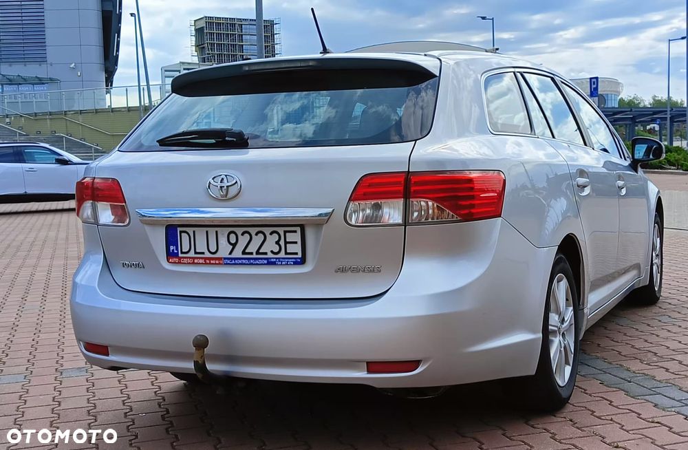 Toyota Avensis 2.0 Style MS - 13