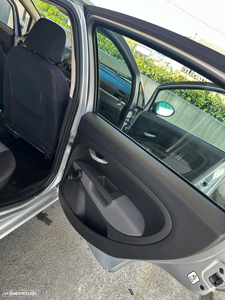 Fiat Grande Punto 1.2 Free - 13