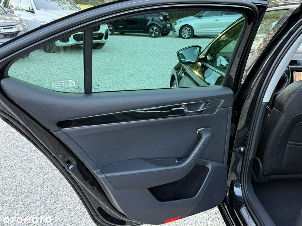 Skoda Superb 2.0 TSI L&K DSG - 17