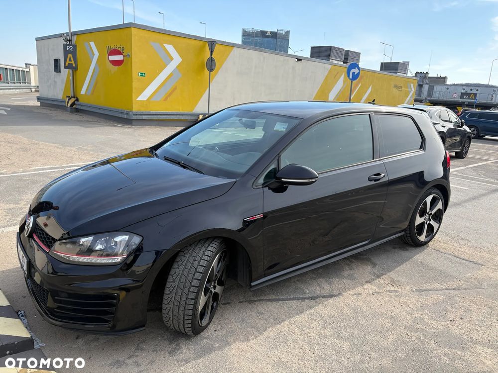 Volkswagen Golf - 6