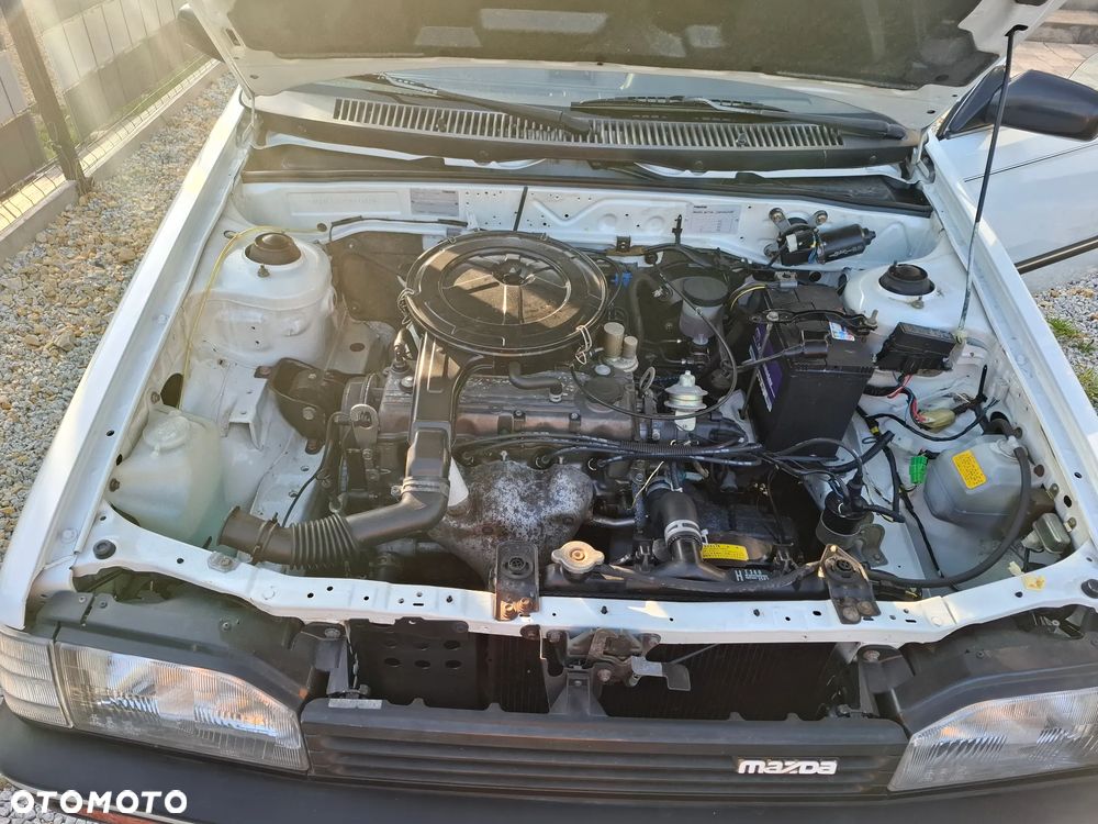 Mazda 323 - 14