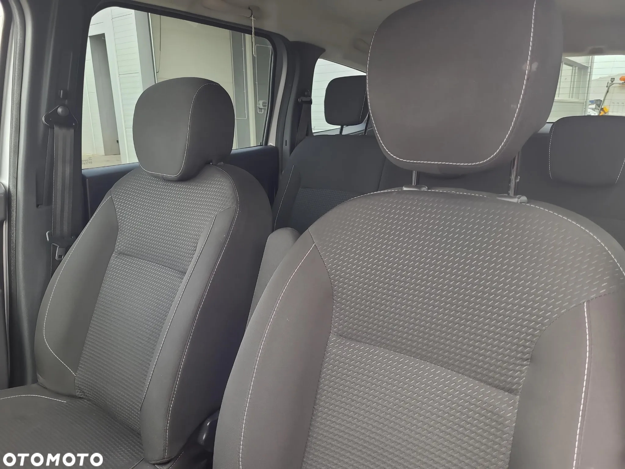 Dacia Lodgy 1.6 SCe Laureate S&S - 11