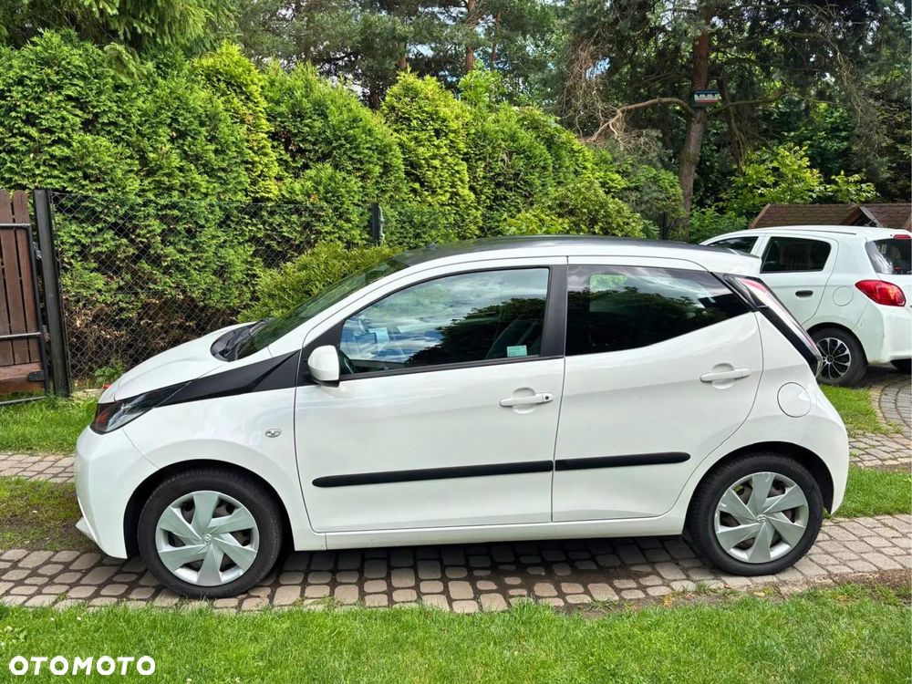 Toyota Aygo x-play touch - 2