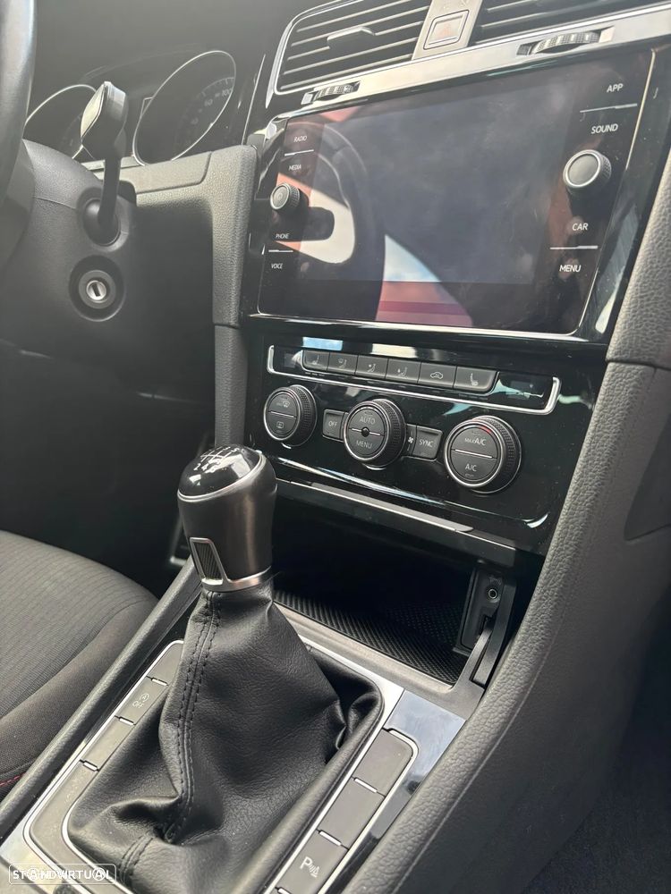 VW Golf 1.0 TSI Sound - 14