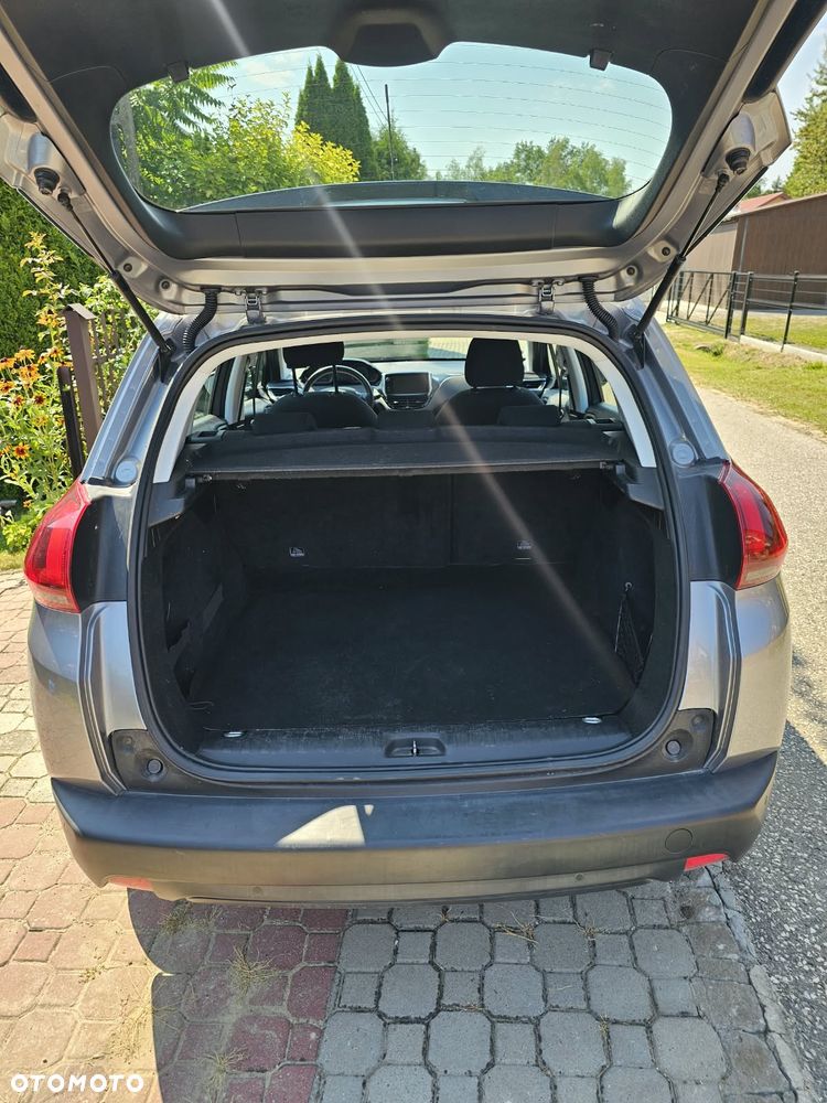 Peugeot 2008 1.2 Pure Tech Active S&S - 10
