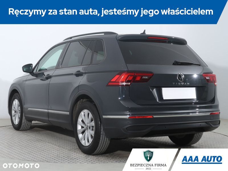 Volkswagen Tiguan - 5
