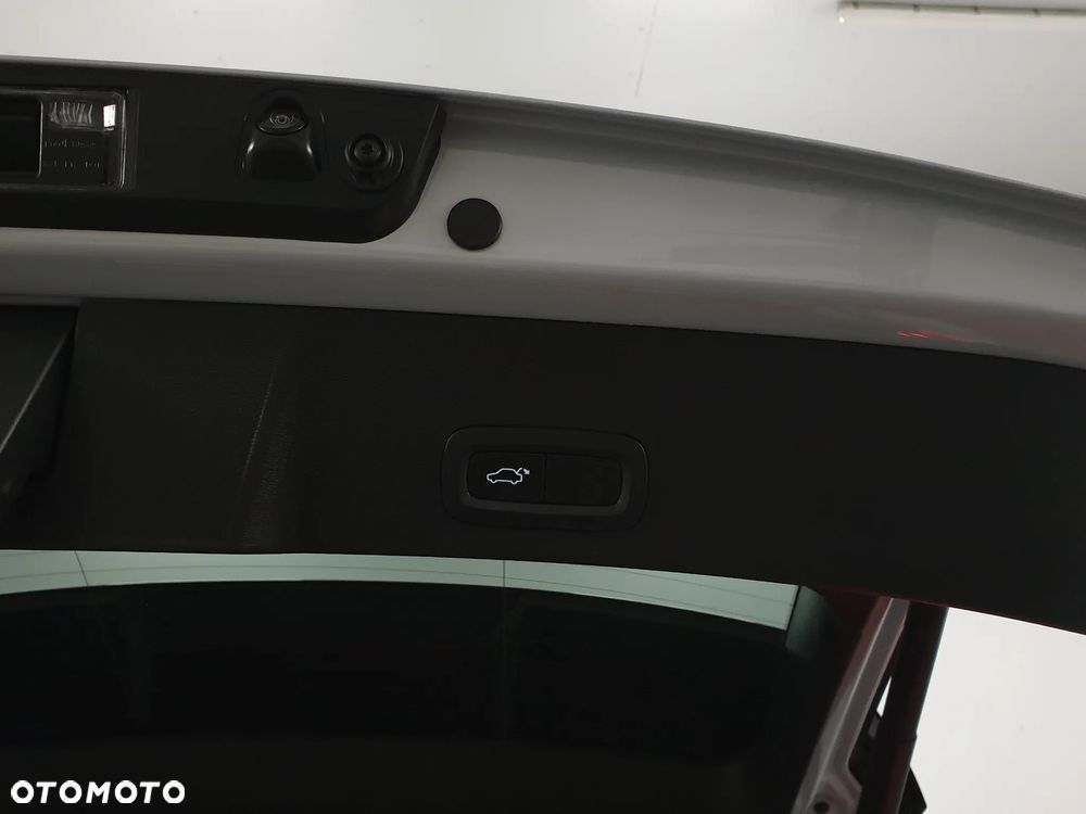 Volvo XC 40 D4 AWD R-Design - 36