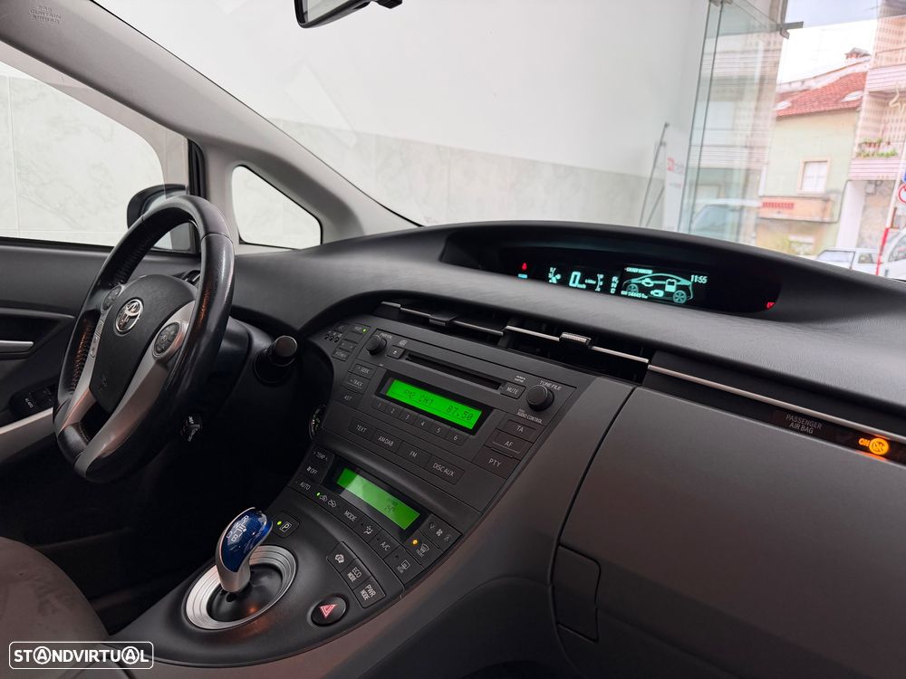 Toyota Prius 1.8 Premium - 27