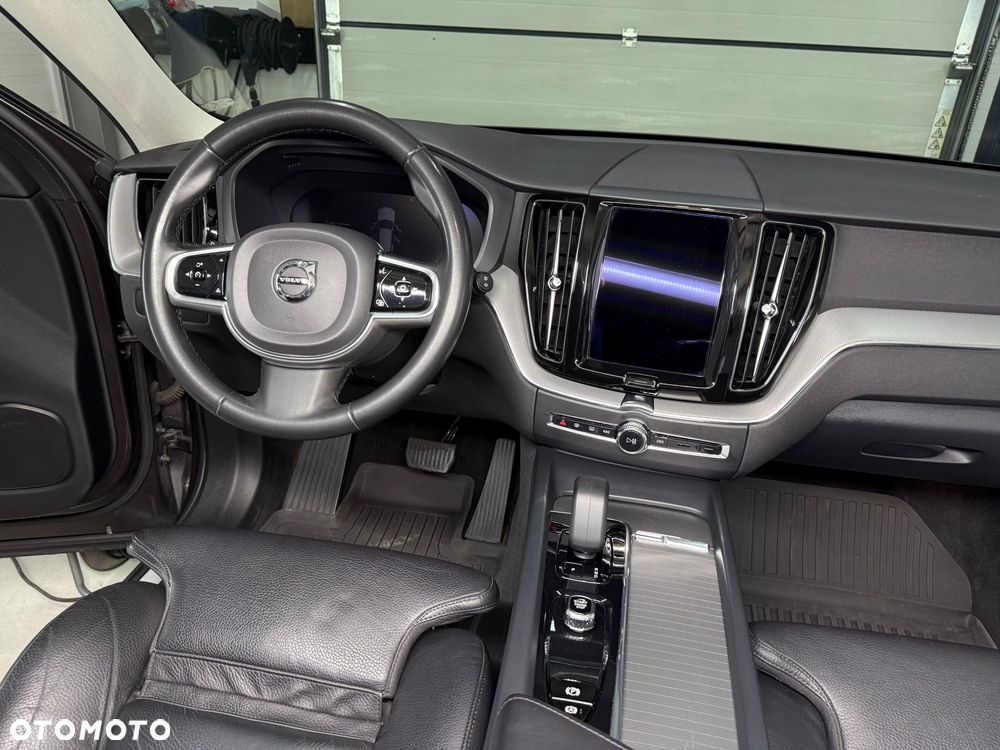 Volvo XC 60 B5 B AWD Plus Bright - 8