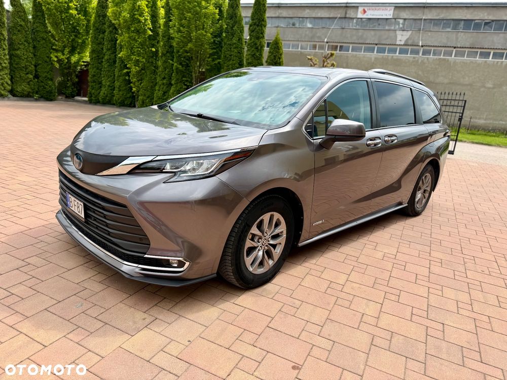 Toyota Sienna - 2