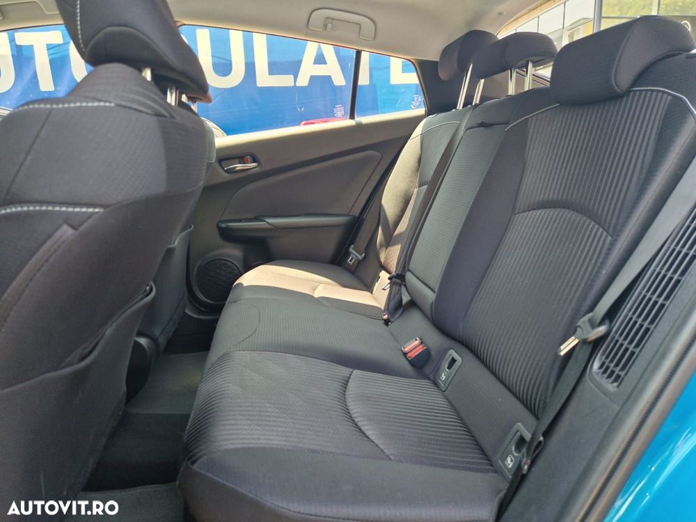 Toyota Prius - 25