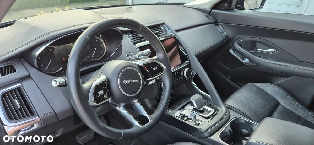 Jaguar E-Pace - 3