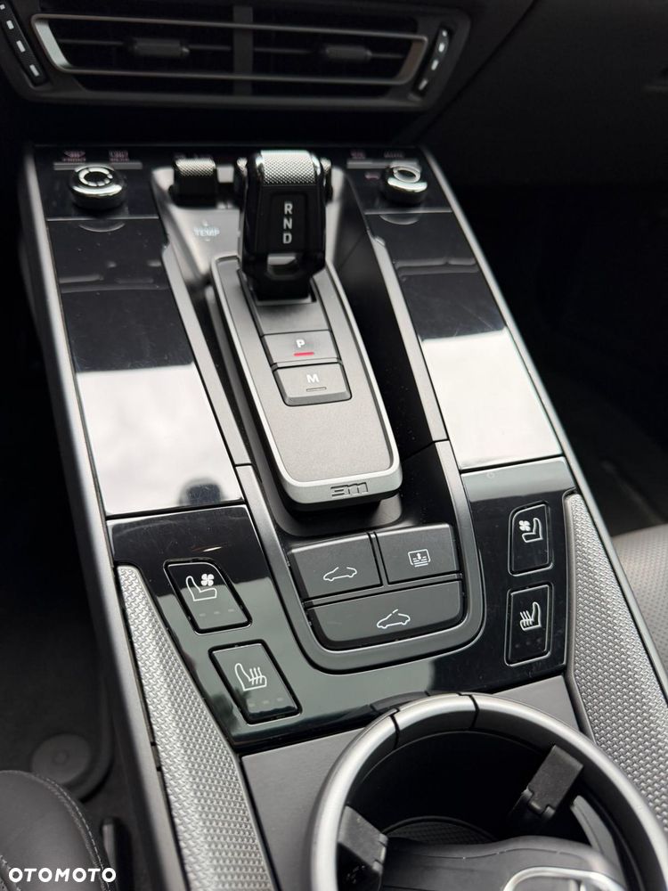 Porsche 911 Carrera - 8