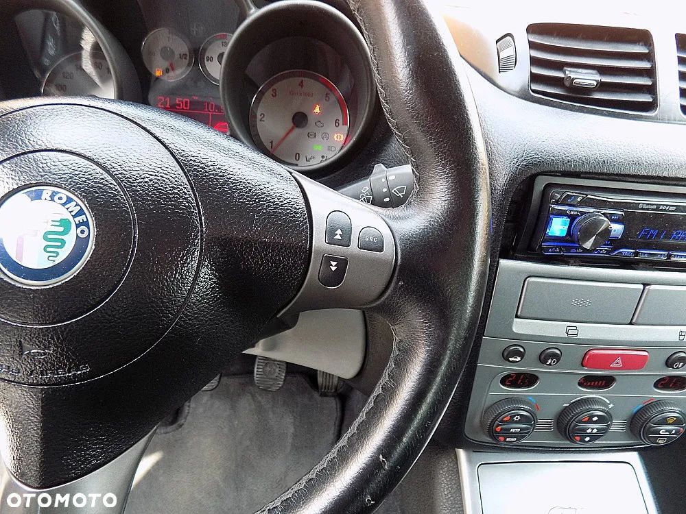 Alfa Romeo GT 1.9 JTD M-Jet Sportiva - 12