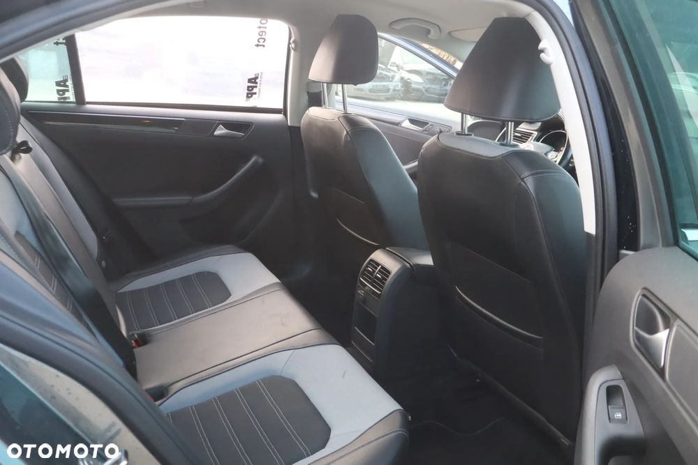 Volkswagen Jetta 1.4 TSI BMT Highline - 11