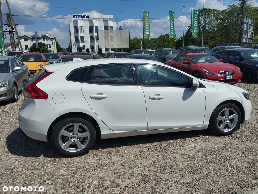 Volvo V40 T2 Momentum - 8