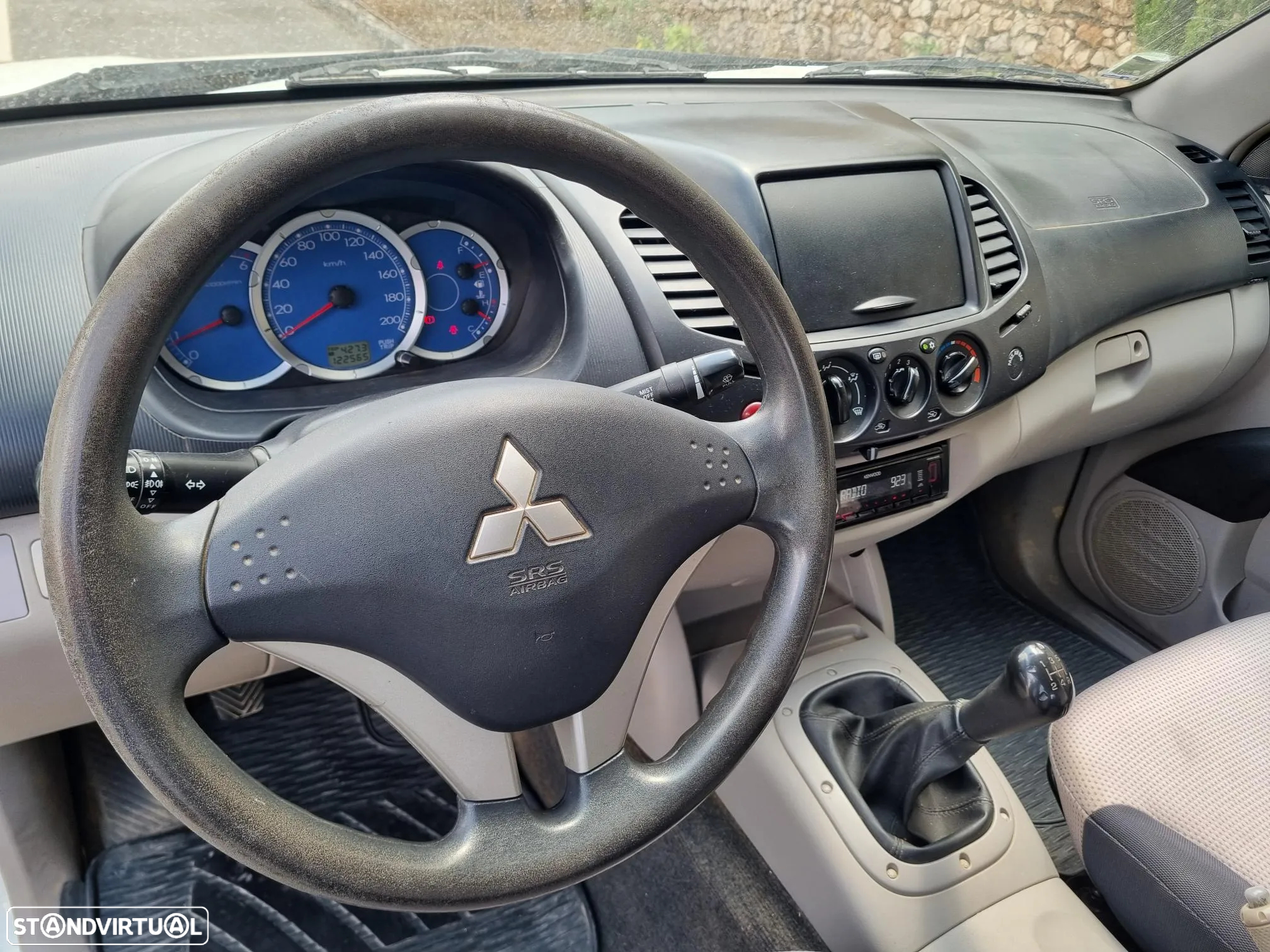 Mitsubishi L200 2.5 DI-D CD Invite AC CC - 8